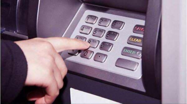 3 Cara Mengetahui PIN ATM yang Lupa Tanpa ke Bank Terbaru 2022 3 Cara Mengetahui PIN ATM yang Lupa Tanpa ke Bank Terbaru 2022