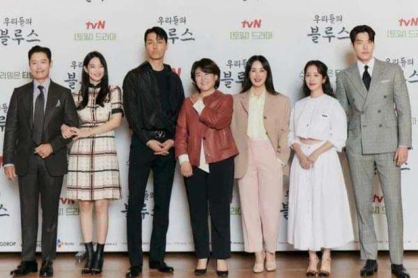 Lee Byung Hun dan Kim Hye Ja Melakukan Perjalanan Pertama dan Terakhir sebelum Ajal Menjemput dalam Episode Baru Drama Our Blues