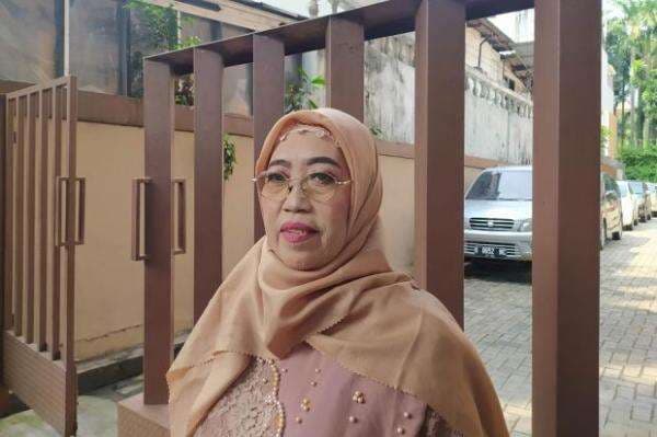 Adul Berstatus Duda, Ibu Wenty Eri Terima sang Komedian Apa Adanya