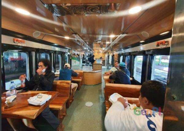 Mewah, Tengok Gerbong Kantin KA Fajar Utama bak Restoran Fancy