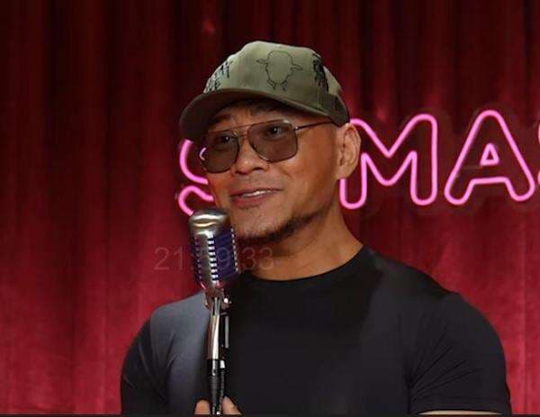 Kocak! Deddy Corbuzier Stand Up Comedy, Bahas Pernikahan hingga Trending Twitter