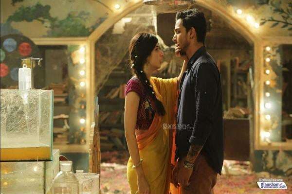 Sinopsis Sanam Teri Kasam, Film India Bergenre Romantis dan Musikal