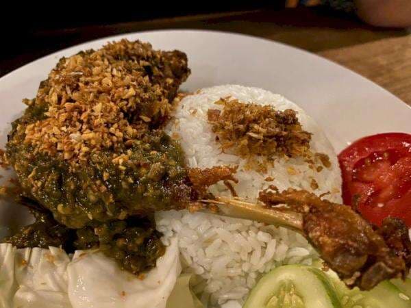 Siapa Sangka Ada Resto Bebek Enak dan Keren di Dalam Gang Buntu Jakarta!