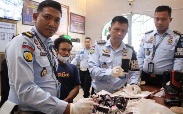 Dapat Kiriman Kue Tart Isi Hp, Napi di Banyuwangi Gagal Rayakan Ultah dalam Lapas