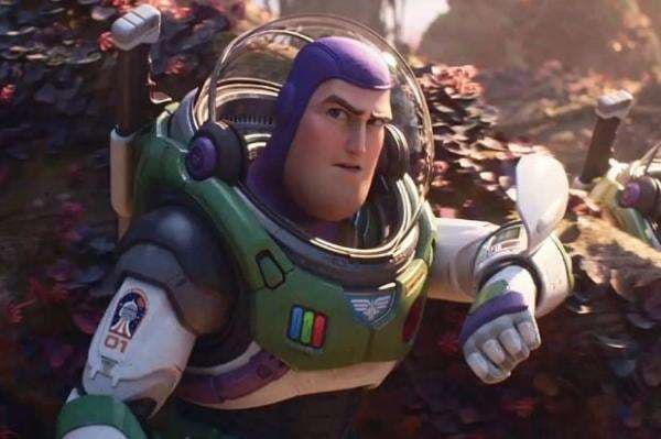 Film Lightyear Dilarang Tayang di Arab Saudi hingga Malaysia Akibat Adegan LGBT
