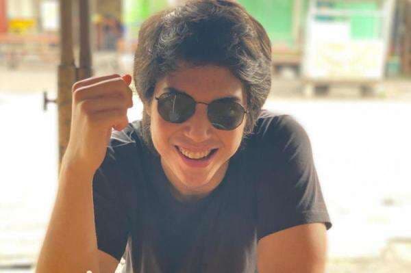 El Rumi Pamer Sabuk HSS usai Menang Tinju Lawan Winson Reynaldi, Denny Cagur: Pemenang Bebas El Rumi Pamer Sabuk HSS usai Menang Tinju Lawan Winson Reynaldi, Denny Cagur: Pemenang Bebas