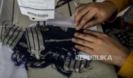 Wali Kota Surabaya Minta Kepala PD Jadi Marketing UMKM Kampung Jahit