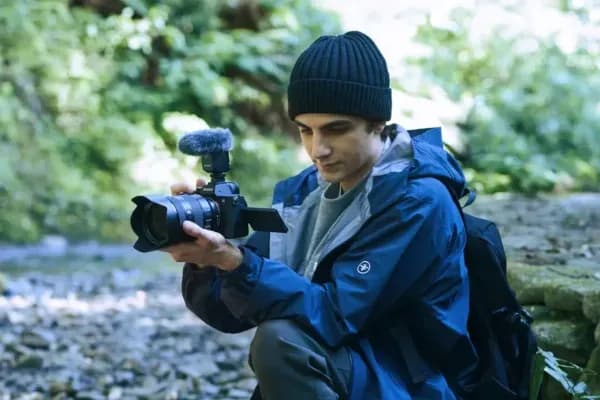 Sony ECM-B10: Mikrofon Shotgun Ringkas dengan Rancangan Bebas Kabel