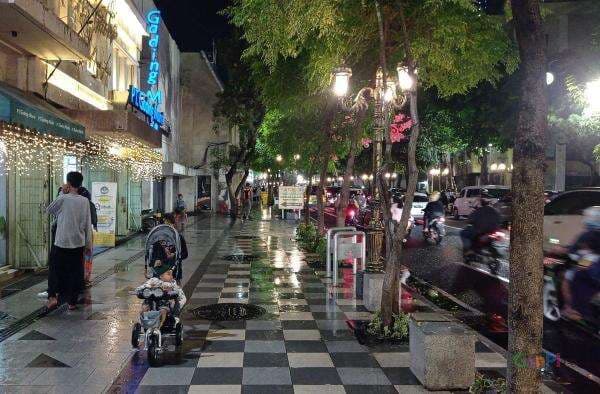 3 Kegiatan Seru di Jalan Tunjungan Surabaya, Anda Bisa Coba 3 Kegiatan Seru di Jalan Tunjungan Surabaya, Anda Bisa Coba