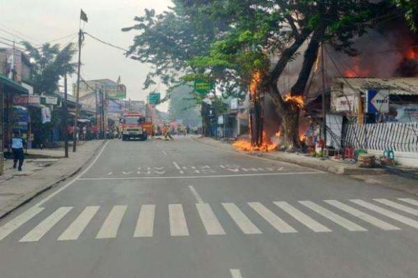 Puntung Rokok Sambar Tiner, Toko Cat di Pondok Labu Terbakar