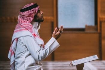 Tata Cara dan Doa Khatam Quran: Teks Arab, Latin, Terjemahan Indonesia