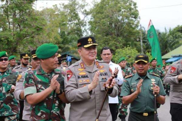 Kunjungi 2 Markas TNI di Kampar, Kapolda Riau: Jaga dan Rawat Solidaritas Kunjungi 2 Markas TNI di Kampar, Kapolda Riau: Jaga dan Rawat Solidaritas
