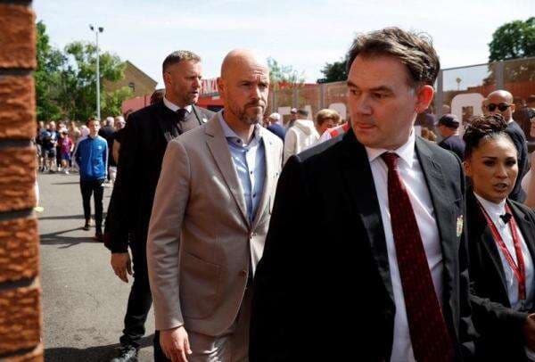 Man United Pasif di Bursa Transfer, Gary Neville Beri Peringatan untuk Erik Ten Hag