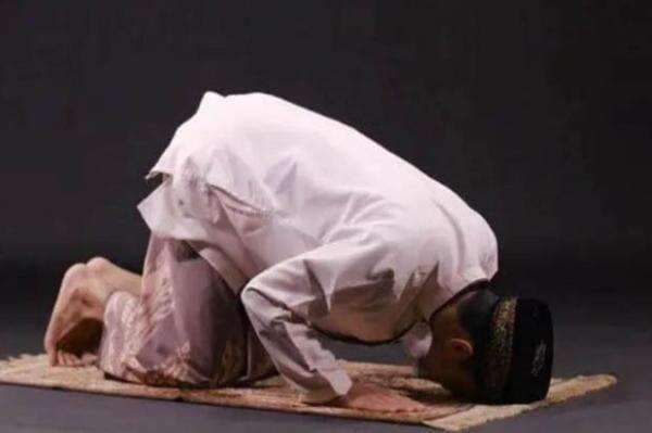 3 Doa Sujud Terakhir dalam Sholat Sesuai Sunnah