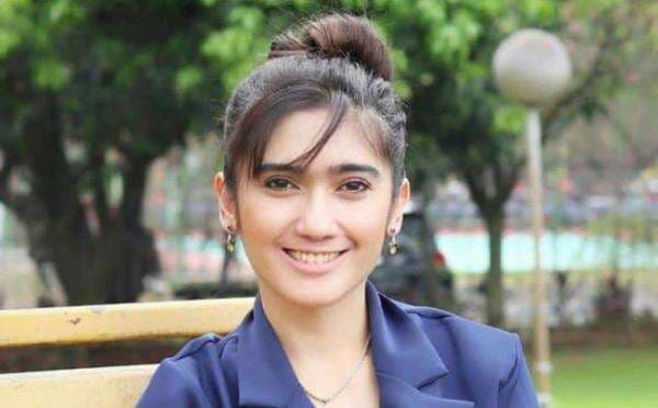 Profil dan Biodata Revi Mariska, Dulu Artis Drama Kolosal Terkenal Kini Ngamen untuk Makan