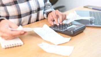 Perbedaan Pajak dan Retribusi yang Harus Kamu Ketahui