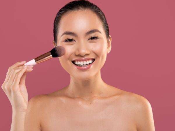 Rekomendasi Blush Warna Ungu dari Brand Lokal, Terjangkau dan Cocok untuk Kulit Sawo Matang!