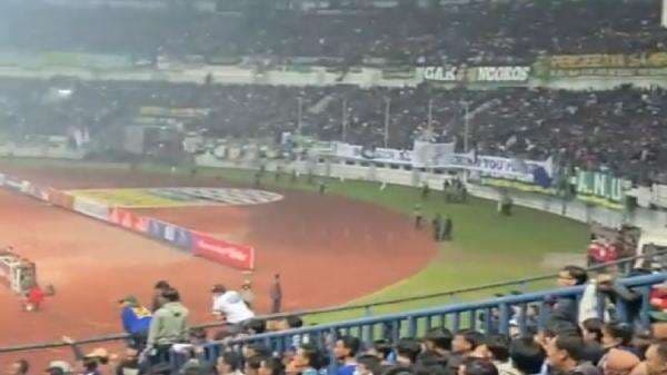 Kronologi 2 Bobotoh Persib Tewas, Kabid Humas Polda Jabar: 8 Pintu Stadion GBLA Jebol