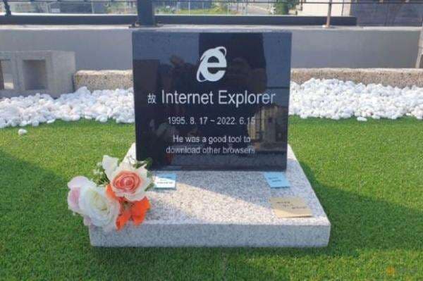 Ada Kuburan Internet Explorer di Korsel dan Mendadak Viral Ada Kuburan Internet Explorer di Korsel dan Mendadak Viral