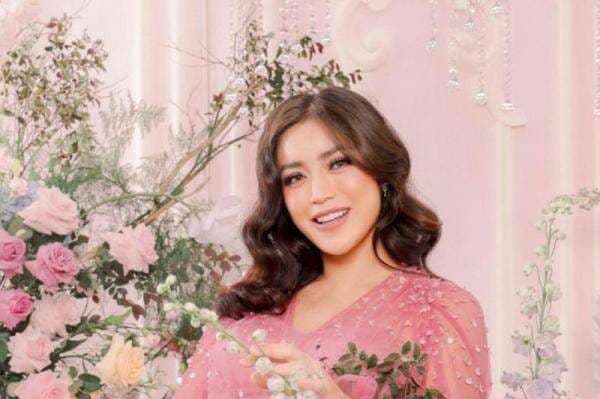 Momen Lucu Jessica Iskandar dan El Barack, Saling Sindir lewat Nyanyian