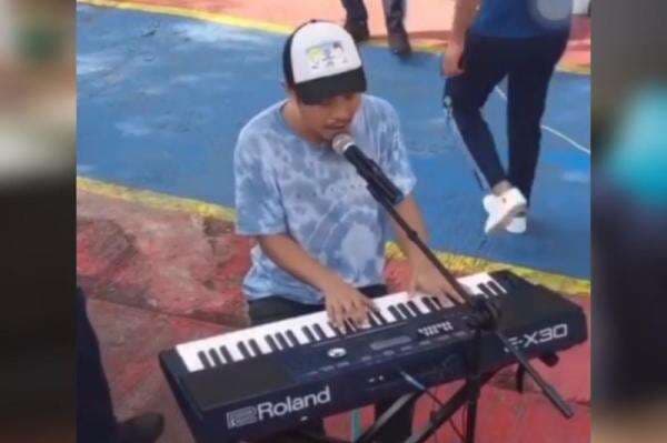 Zul Zivilia Unggah Video Bernyanyi di Lapas, Netizen: Mantap Lagunya Zul Zivilia Unggah Video Bernyanyi di Lapas, Netizen: Mantap Lagunya