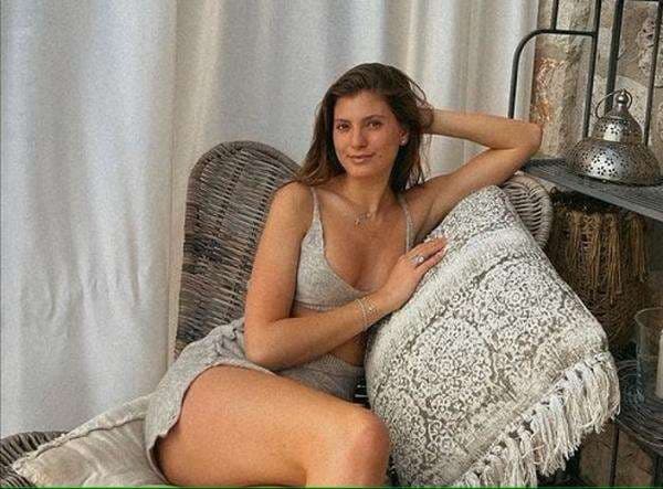 Intip Kecantikan Sophia Schneirderhan, Gadis Muda Pacar Baru Ballack yang Ternyata Teman Dekat Anaknya