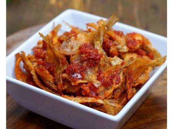 Resep Ikan Asin Balado karamel, Pendamping Sayur Asam yang Nikmat