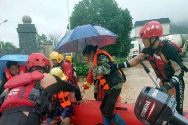 Hujan Deras Guyur Wilayah Selatan China, Sejumlah Sungai Meluap Hujan Deras Guyur Wilayah Selatan China, Sejumlah Sungai Meluap