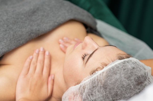 Tips Mengencangkan Payudara yang Kendur