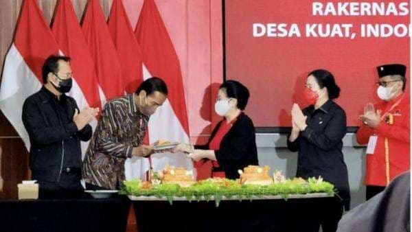 Dapet Surprise Ultah Jokowi Puji Megawati: Auranya Cantik Dan Sangat Karismatik Dapet Surprise Ultah Jokowi Puji Megawati: Auranya Cantik Dan Sangat Karismatik
