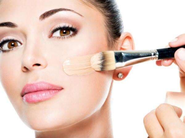 5 Perbedaan Cushion dan Foundation, Pemula Makeup Perlu Tahu!
