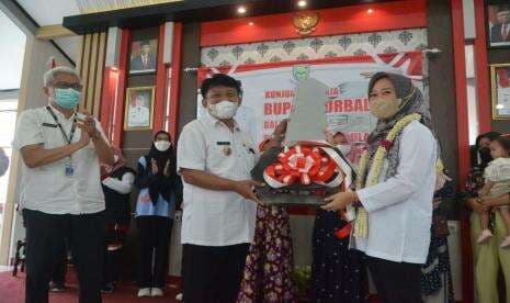 Punya Sederet Prestasi, Desa Karangtengah Purbalingga Dapat Ambulans Siaga