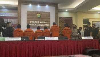 Polisi Beberkan Peran 6 Tersangka Kasus Promosi Miras Berbau SARA di Holywings