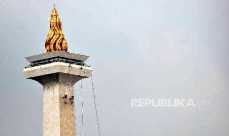 Berapa Berat Emas Monas, Apakah Jika Dijual Bisa Buat Bayar Utang Negara?