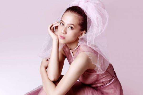 Perjalanan Cinta Adhisty Zara, Sempat Digosipkan dengan Mantan Suami Rachel Vennya