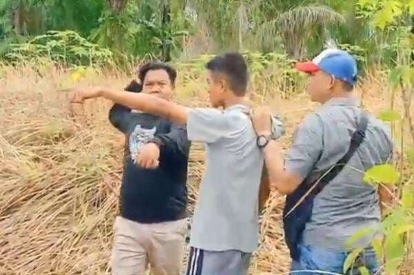 Sadis dan Brutal! Pelajar SMP Sayat Wajah Kakak Beradik di Ladang