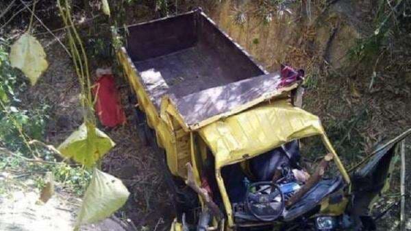 Kecelakaan Mengerikan Truk Rem Blong Masuk Jurang, 9 Tewas, 12 Luka Berat