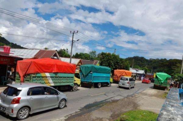 Truk Kontainer Rusak, Jalan Poros Bone-Maros Lumpuh 15 Jam