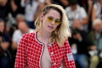 Dianggap Tak Nyaman, Artis Hollywood Populerkan Tren No Bra