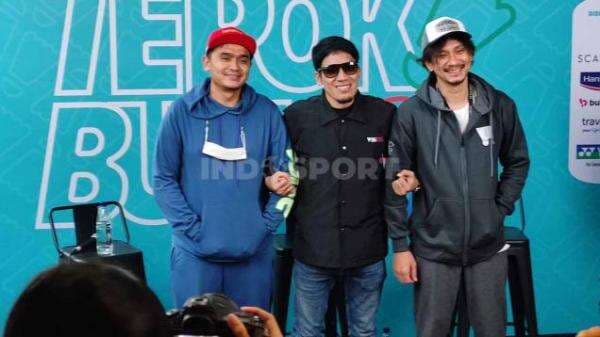 Kasih Hadiah Topi Arsenal ke Vincent Rompies, Valentino Simanjuntak: Sama-sama Tidak Juara!