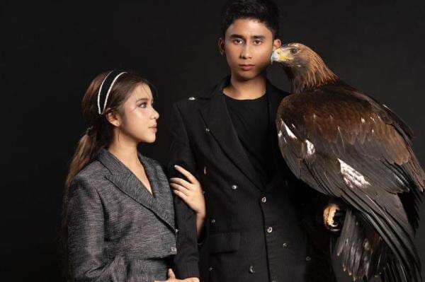 5 Gaya Pacaran Tiara Andini dan Alshad Ahmad, Kompak Pakai Baju Hitam