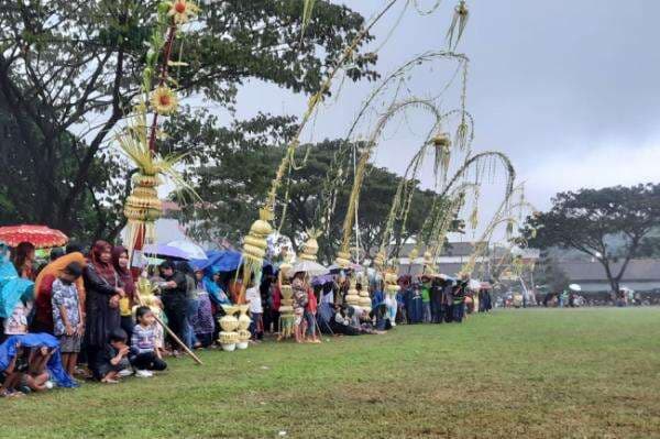 Festival Janur Penjor dan Filosofi yang Membalut Kearifan Lokal