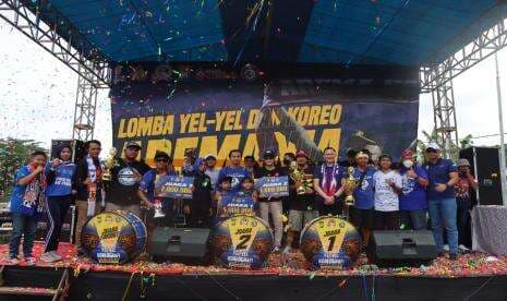 Kapolres Malang Serahkan Hadiah Lomba Yel-Yel dan Koreografi Aremania