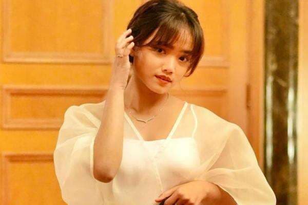 Fuji Tampil Shining dalam Balutan White Dress, Netizen: Cantik Banget Princess Uty Fuji Tampil Shining dalam Balutan White Dress, Netizen: Cantik Banget Princess Uty