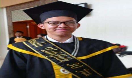 Elhurr Zohaeri, Hafiz Lulusan Terbaik Pondok Quran Boarding School
