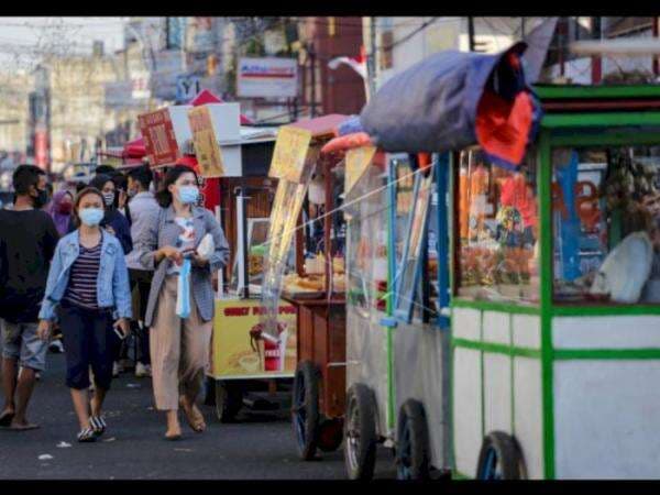 15 Jajanan di Pasar Lama Tangerang yang Paling Laris, Cobain Pancake Souffle!