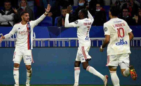 AS Roma Percaya Diri Bisa Amankan Houssem Aouar dari Olympique Lyon