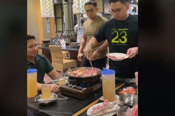 Viral! Anak Gym Makan 14 Kg Daging di Restoran All You Can Eat Viral! Anak Gym Makan 14 Kg Daging di Restoran All You Can Eat