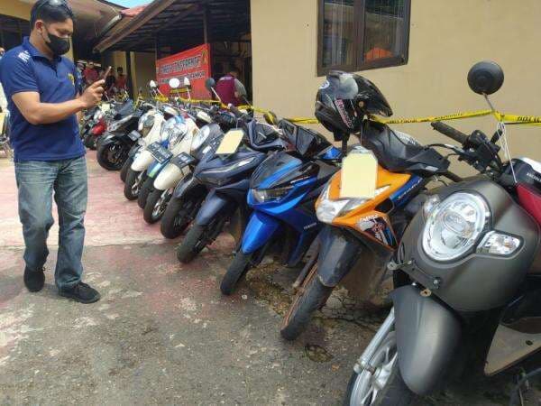 Polres Banjar Amankan 5 Tersangka dan 26 Sepeda Motor Curian