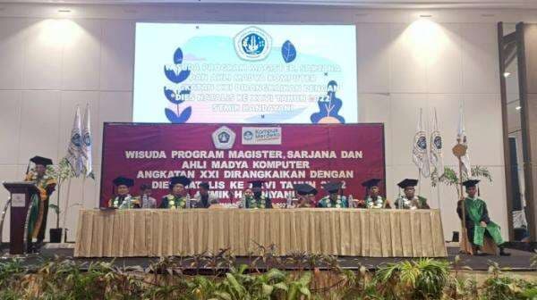 STMIK Handayani Gelar Wisuda 187 Mahasiswa